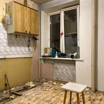 renovation-in-the-apartment-dismantling-and-repla-2021-11-24-21-31-28-utc (1)